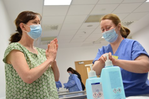 People washing hands